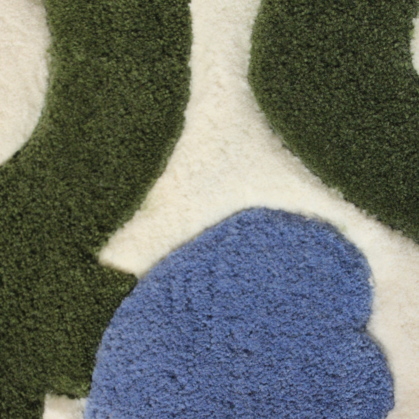 Garden Vase Tapestry Rug