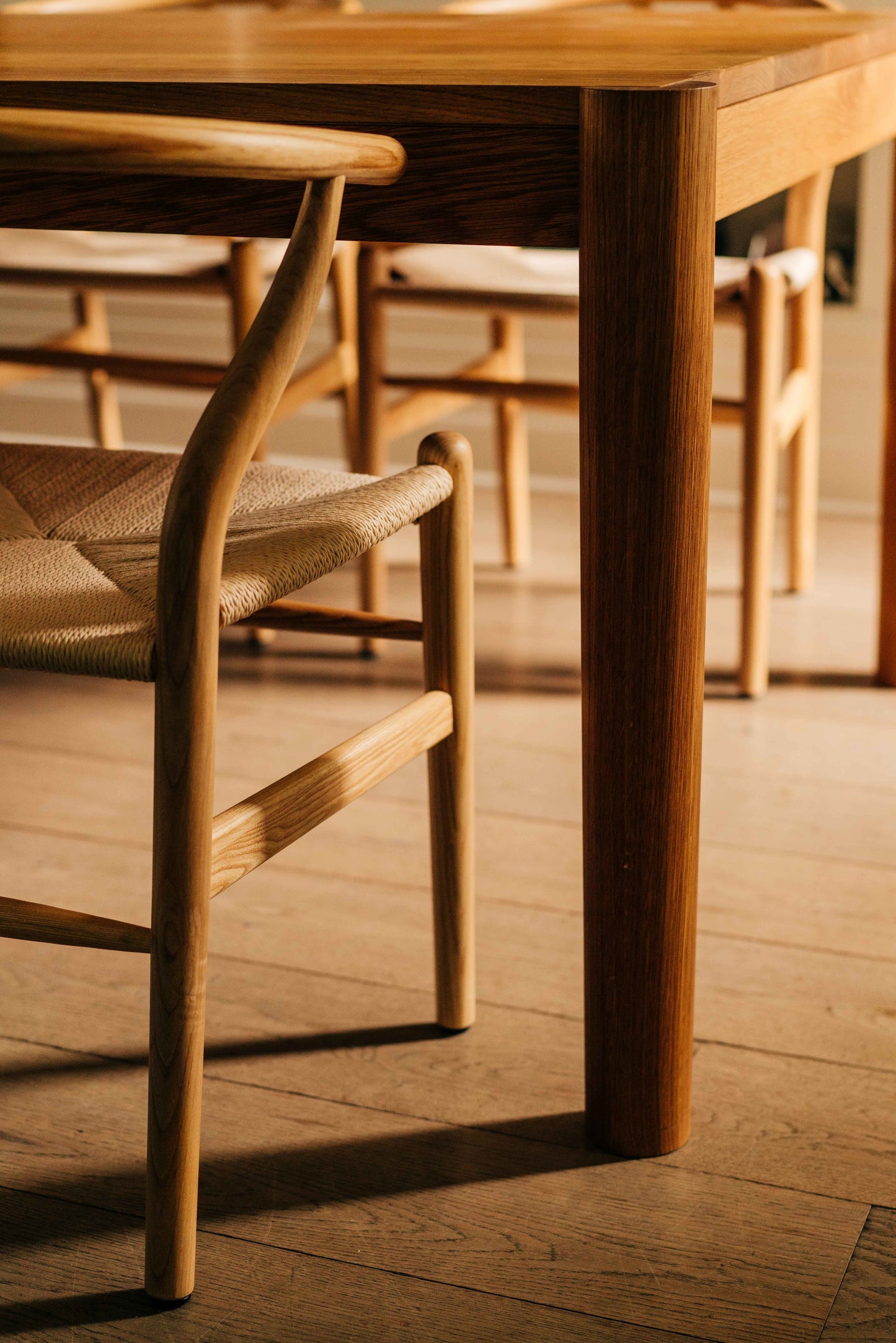 02 Pierre Dining Table